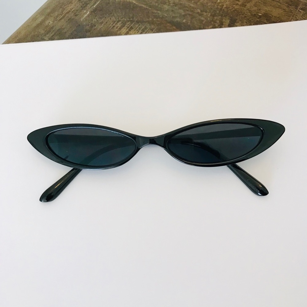 Retro Slim Cat Eye Sunglasses